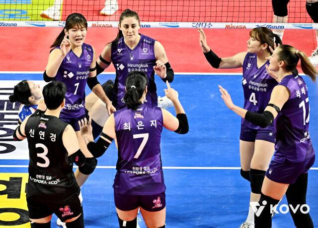 여오현 감독대행의 '감격의 첫 승'...IBK, 7연패 악몽 탈출...‘이다현 복귀’ 흥국생명 3-0 완파 [MD화성]