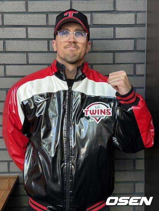 차명석 단장 “방출 선수 좀 지켜본다”, 주장 잔류-MVP 이적-외인 3명 재계약, 리핏 준비 끝나다