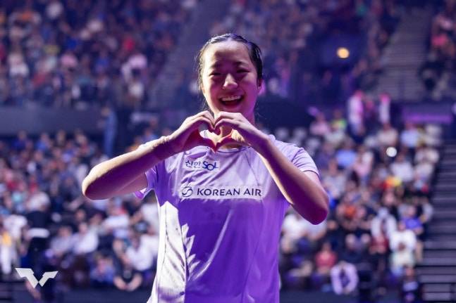 '이럴 수가' 신유빈 '中中中中中에 점령됐다' 세계 랭킹 발표...1~5위 모두 중국, 신유빈은 12위 랭크