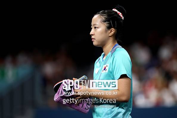 '이럴 수가' 신유빈 '中中中中中에 점령됐다' 세계 랭킹 발표...1~5위 모두 중국, 신유빈은 12위 랭크