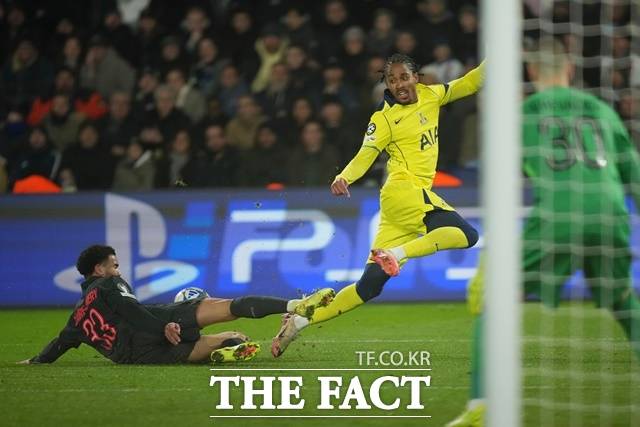 '황금 왼발' 이강인, UCL서도 토트넘 울렸다...PSG 5-3 극적 역전勝