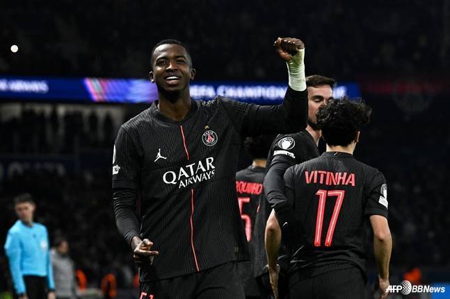 이강인 투입 후 '3골 폭발' PSG, 토트넘 격파→'챔피언스리그 2위' 점프... '깜짝' 비티냐 해트트릭