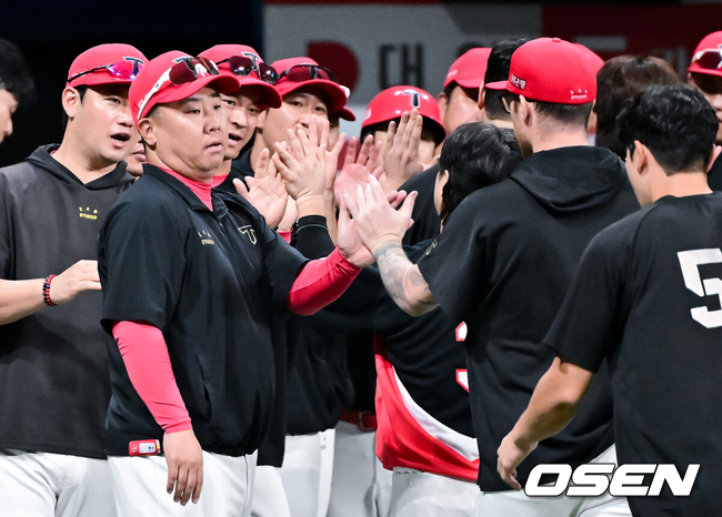 FA 거품시대, 전력약화 감수하는 'NO 오버페이'...주전 유격수 잃고 4번타자와 홀드맨도 미묘, KIA 리빌딩인가