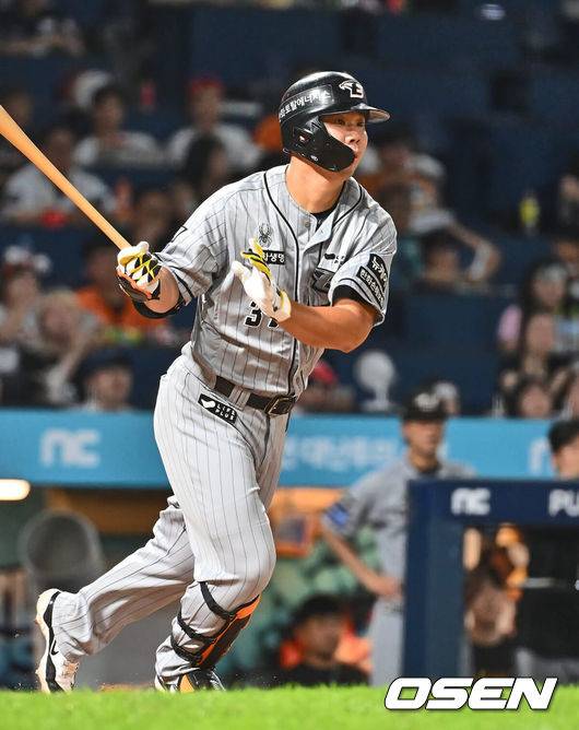 ‘3년전 신인왕 경쟁→타율 8푼 부진→방출’ 10년 정든 한화 떠나는 홈런타자 “팬들 덕분에 10년 뛰었다, 후회는 없어”