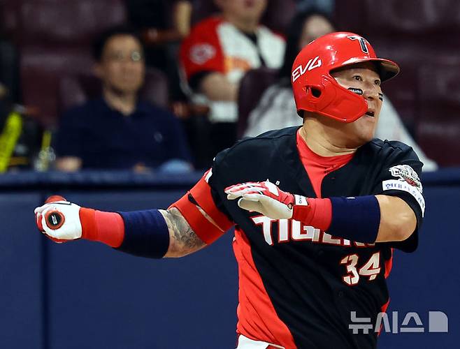 오버페이 없다는 KIA…내부 FA 최형우·양현종·조상우 붙잡을 수 있나