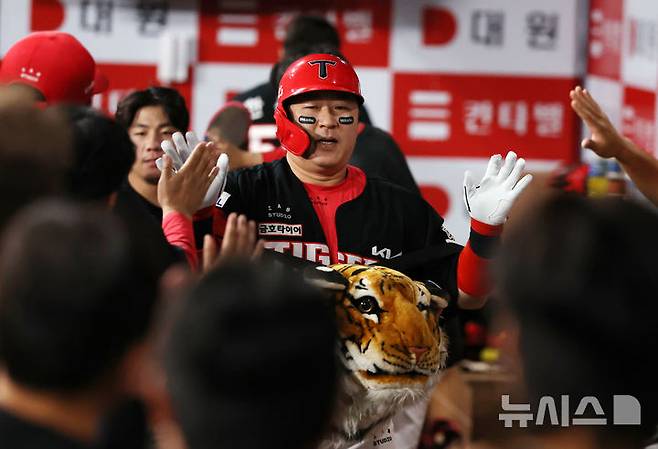 오버페이 없다는 KIA…내부 FA 최형우에 최종 오퍼 전달(종합)