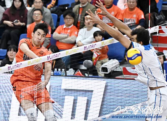 외국인보다 더 잘때리는 201cm 장신 히터의 성장기