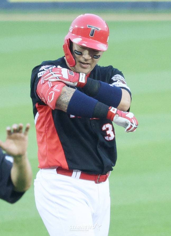 '삼성과 2파전' KIA, 내부 FA 최형우에 최종 오퍼