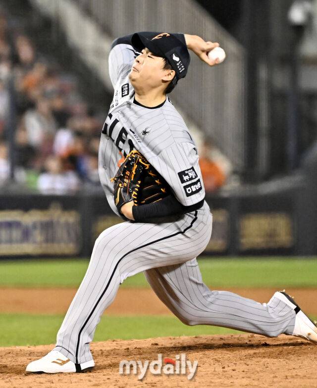 강백호 보상선수가 이 선수라니…한화는 왜 19홀드→16홀드 필승조 풀었을까, 단장님 진심 전하다