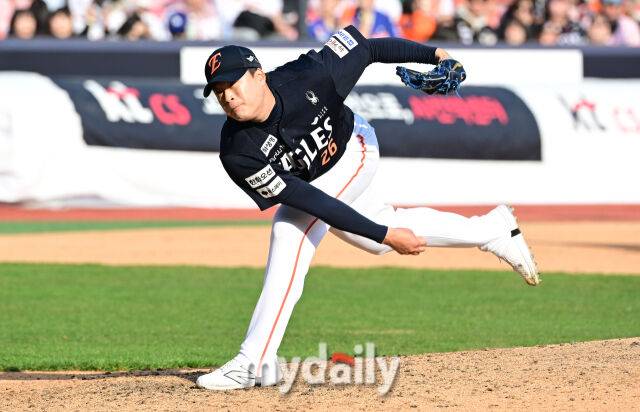 강백호 보상선수가 이 선수라니…한화는 왜 19홀드→16홀드 필승조 풀었을까, 단장님 진심 전하다