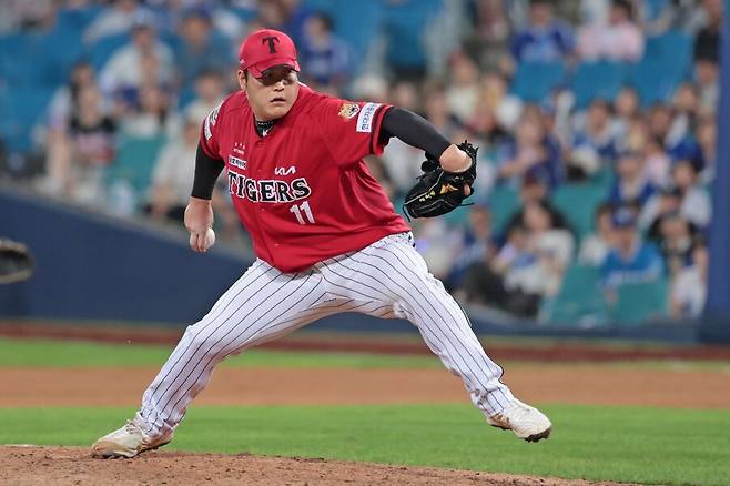 52억 불펜 FA 대박 터졌는데…지명권 2장+10억 트레이드 주인공은 얼마를 줘야 하나