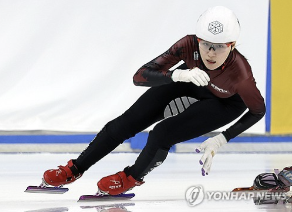 中 쇼트트랙 '나쁜 손'→몸싸움→韓 선수 내동댕이 '충격'…그런데 한국이 페널티 실격? 왜 그럴까