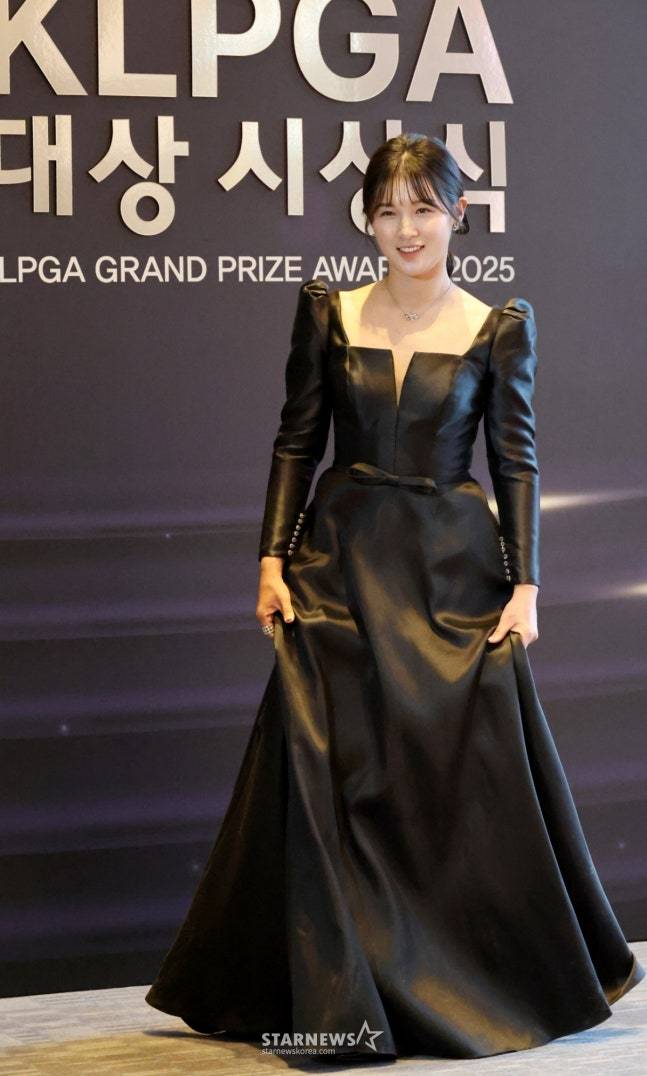 '과연 큐티풀' 박현경, 2년 연속 인기상 실패에도 활짝 웃었다