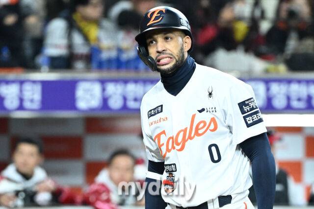 한화 6주 알바→정규직 왜 재계약 실패했나…한국시리즈 1할대 충격 부진 때문인가, 내년에 대전에서 못 본다