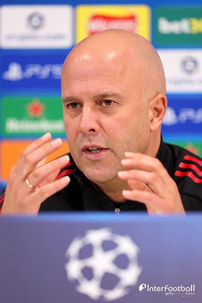 리버풀 대단하다...'12경기 3승' 슬롯 감독 경질→'UCL 우승' 엔리케 감독 선임 계획