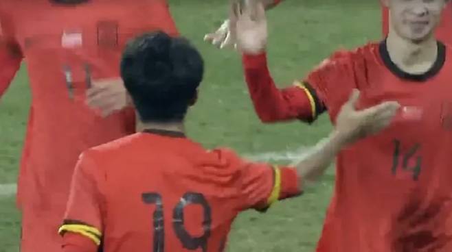 골골골골골골골골골골골골골...쉴 새 없이 터지는 中 역대 최강 공격력, 기대감도 대폭발