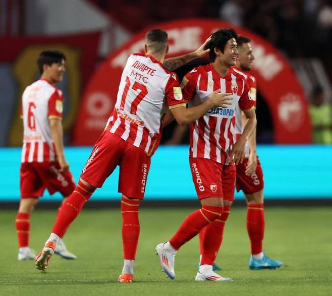 韓 축구 역대급 수비수 탄생 예고, 유럽 5대 리그가 부른다...홍명보호 풀백 '러브콜' 폭주→