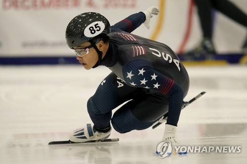 '손흥민 찰칵 세리머니' 美 한국계 3세 앤드루 허, 월드투어 男 500m 깜짝 금메달…
