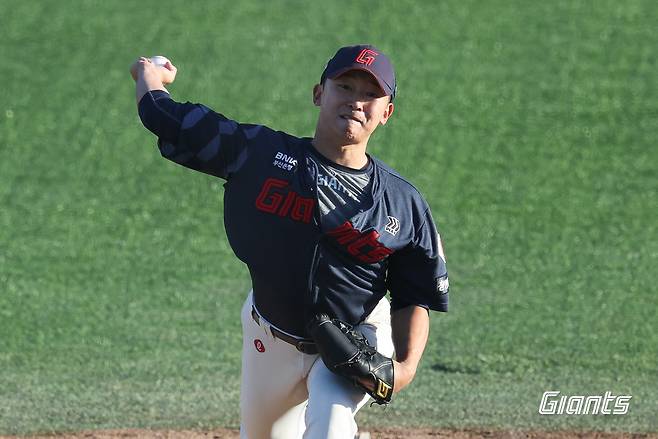 '와' 롯데 군필 대졸 우완, 대만전 '100구 완봉승' 미쳤다!…윈터리그 '탈삼진 1위·다승 4위·ERA 5위' 쾌거
