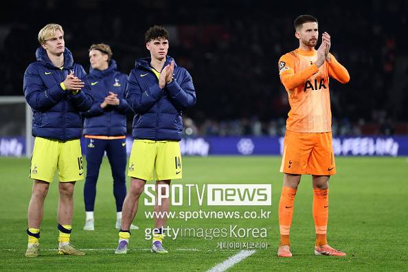 박지성처럼 홈 팬들에게 야유 받아…공개적 분노 폭발 “그런 짓을 하다니, 분명 토트넘 팬 아니다” 