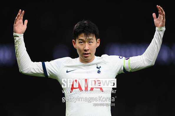 ‘캡틴’ 손흥민, 1골 1도움 대폭발→이때가 마지막…이후 4경기 무승+2연패 절망 ‘토트넘 최악의 풀럼전 징크스’ PL 10위 추락