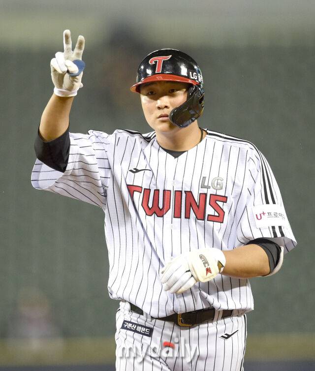 '김현수 이탈에도 괜찮아' 잠실 빅보이 또 터졌다→대형 스리런포 작렬, LG가 웃는다