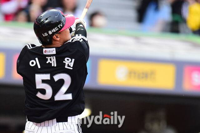 '김현수 이탈에도 괜찮아' 잠실 빅보이 또 터졌다→대형 스리런포 작렬, LG가 웃는다