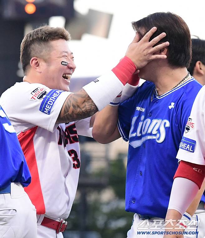 지옥에서도 데려온다는 왼손 불펜이 아직 FA 시장에 있다. 남은 FA 11명+김재환 홍건희. 이제 후반전 시작