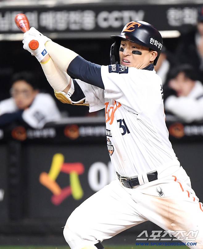 지옥에서도 데려온다는 왼손 불펜이 아직 FA 시장에 있다. 남은 FA 11명+김재환 홍건희. 이제 후반전 시작