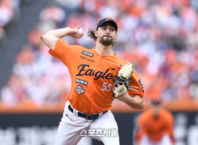 에르난데스-페라자 영입 완료→이제 남은 ‘한 자리’, 와이스 재계약 가능한가 [SS시선집중]