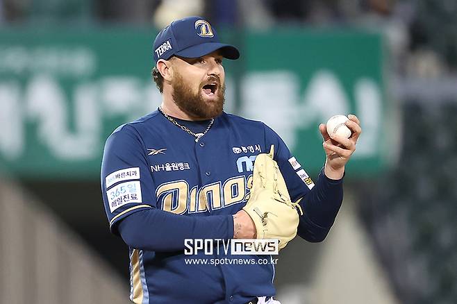 KIA, 진짜 '35홈런' 위즈덤 보류권 풀었다…9승 외인 헤이수스도 자유의 몸, KBO 보류선수 명단 공시