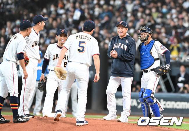'일본 침몰 홈런' 이대호 3안타 2타점-이병규 3안타 2타점...한국, 일본에 7-1 완승