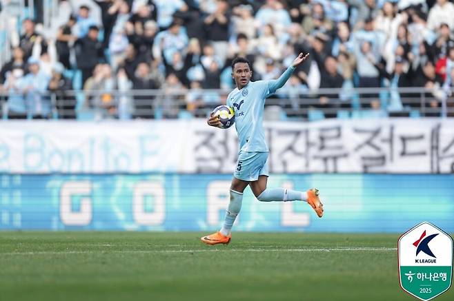 [현장 REVIEW] '전석 매진 오열' 대구 강등, 0-2 → 2-2 기적에도 10년 만에 2부로...안양과 2-2 무승부 최하위 확정