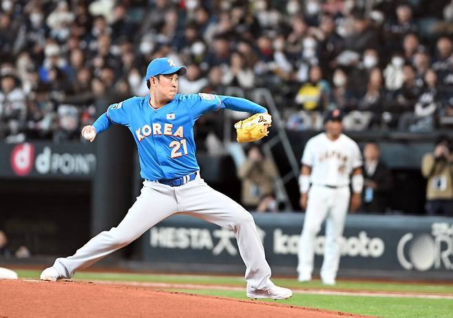 '조선의 4번타자' 이대호 미쳤다, 日레전드에 2루타→2루타→홈런 폭발…韓레전드 작년 패배 완벽 설욕