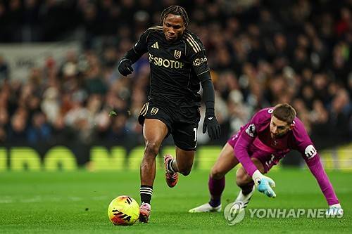 '손흥민 주장 박탈하더니' 프랑크 감독, 또또또또또 홈 경기 무승…팬들 야유에