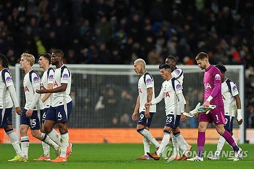 '손흥민 주장 박탈하더니' 프랑크 감독, 또또또또또 홈 경기 무승…팬들 야유에