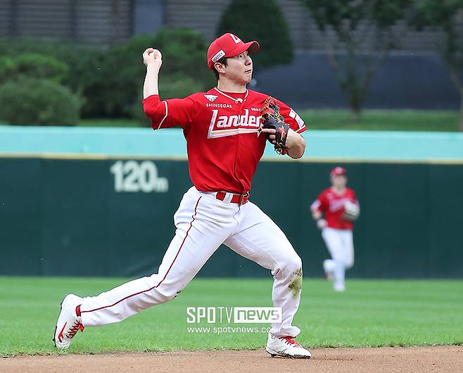 오지환 124억 깨질지 모른다… 박찬호 80억 잭팟, 돈은 두산이 썼는데 왜 이 팀이 한숨을 쉬나