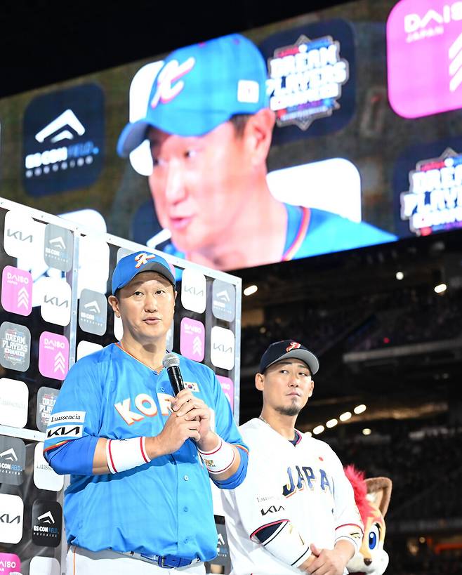 '후배 폭행' 불명예 이적→홈런으로 친정에 은퇴 신고식