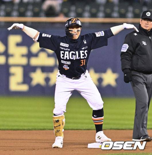 37세 김현수 50억, 42세 최형우 인기폭발...37세 손아섭, 한화에 자리있을까 '강백호-페라자' 영입 직격탄