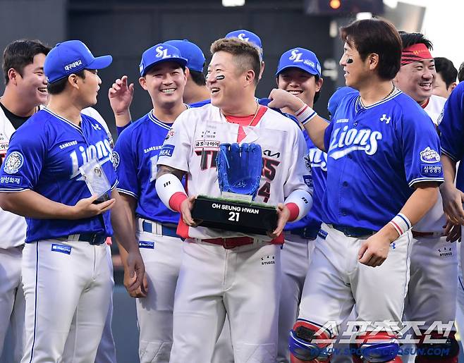 왜 최형우는 KIA의 최종 구애 외면했나…양현종도 삐걱, 진짜 돈 쓸 생각 없나