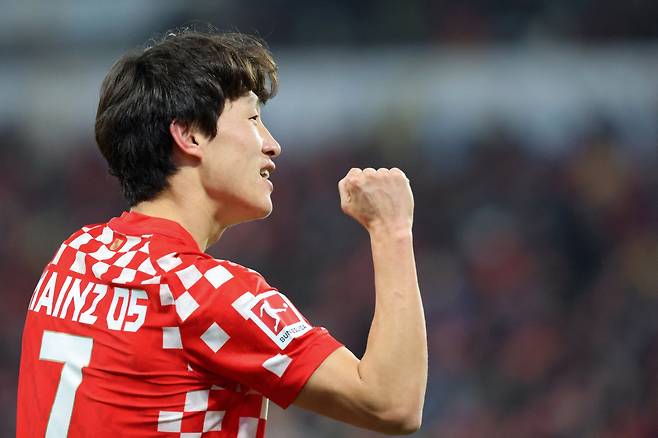 '홍명보호 초비상' 국대 10번 韓 축구 에이스, 초유의 강등 위기...0-4 대참사, 꼴찌 추락 '8경기 무승'