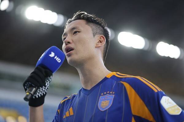 [K리그 포커스] 신태용이 뺨 때리고 귀에 휘슬 불고...