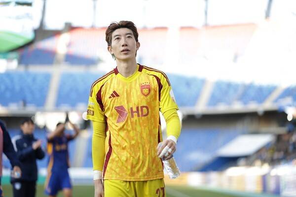 [K리그 포커스] 신태용이 뺨 때리고 귀에 휘슬 불고...