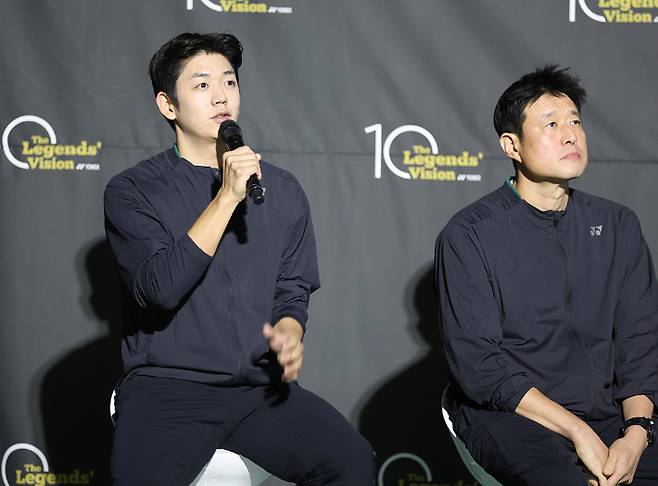 '안세영, 이용대와 깜짝 단식 대결' 韓 배드민턴 전설들, 요넥스 레전드 비전 10주년에서 유망주들과 호흡