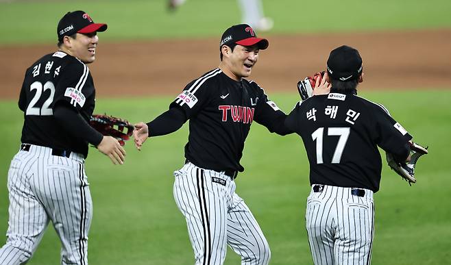 김현수 떠난 LG 통합 2연패 도전 먹구름? 염경엽 감독 “박해민 잡았다, 해 볼 만하다”