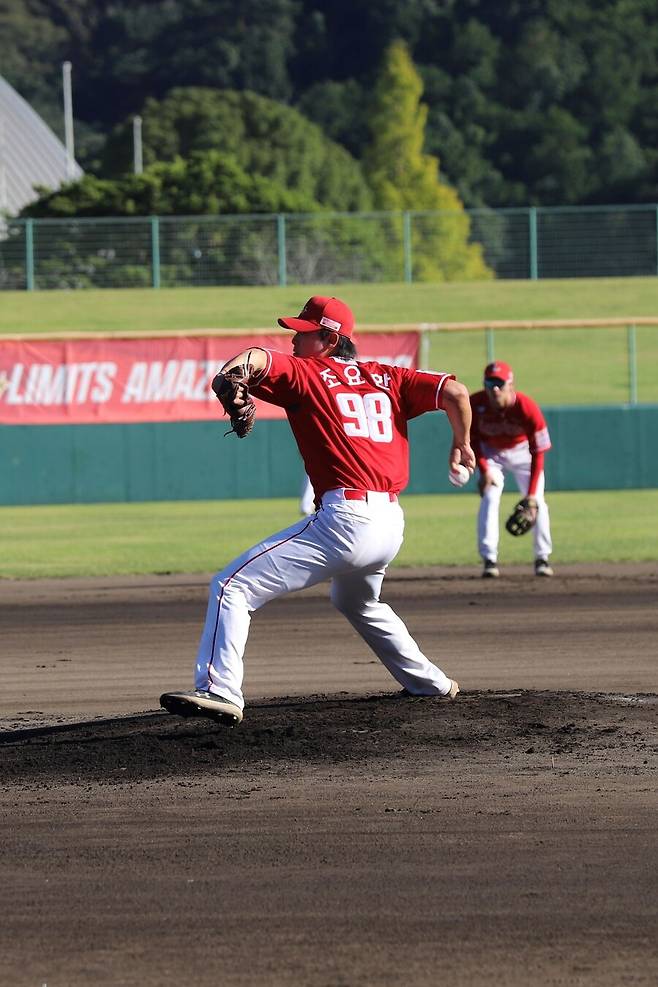 150㎞ 선발 투수가 갑자기 튀어 나왔다? 명품 투수 코치 의외의 제안, 신의 한 수 될까