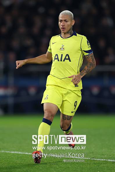 英 단독 떴다, 토트넘 손흥민 동상 세워…‘오피셜’ 공식채널 읍소했던 ‘절친’ 히샬리송→겨울 1월 이적시장 ‘방출 엔딩’