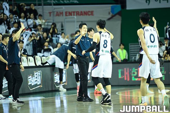 [FIBA WC] '충격 넘어 경악' 대한민국, '만리장성' 또 넘었다! 14점 차 완승→중국 '초전박살'