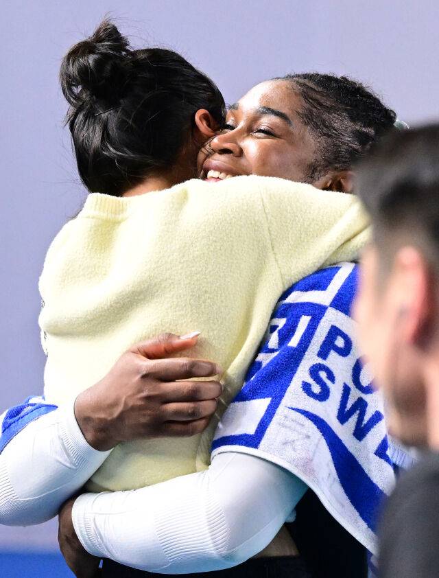 도대체 누구를 봤길래? '무표정 여전사' 모마, 이렇게까지 행복하게 웃은 적이 있었나 [유진형의 현장 1mm]