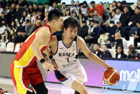 中 부숴버린 이현중